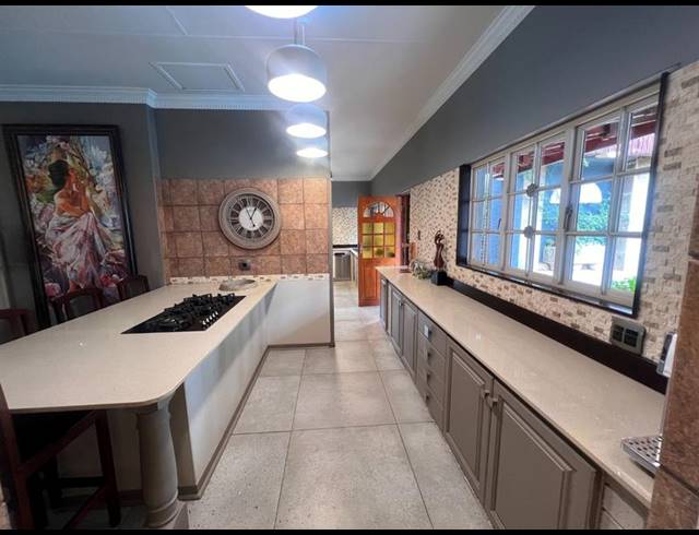 6 BEDROOM HOUSE FOR SALE IN AMANDASIG